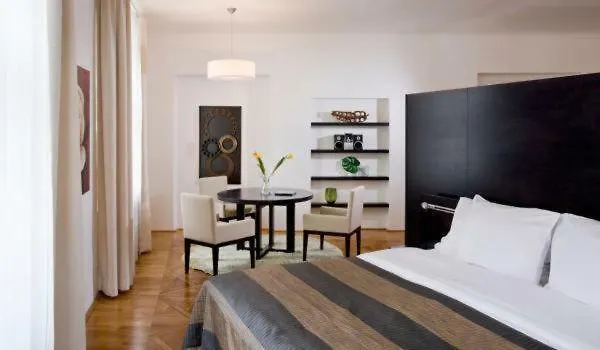 Golden Angel Suites By Adrez Prague Aparthotel
