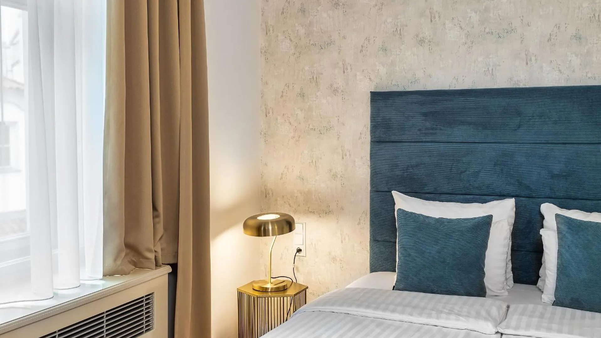 Golden Angel Suites By Adrez Prague Aparthotel