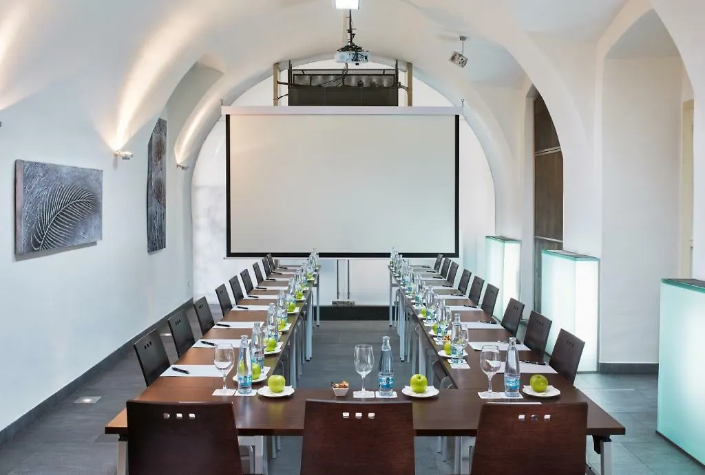 Golden Angel Suites By Adrez Prague Aparthotel