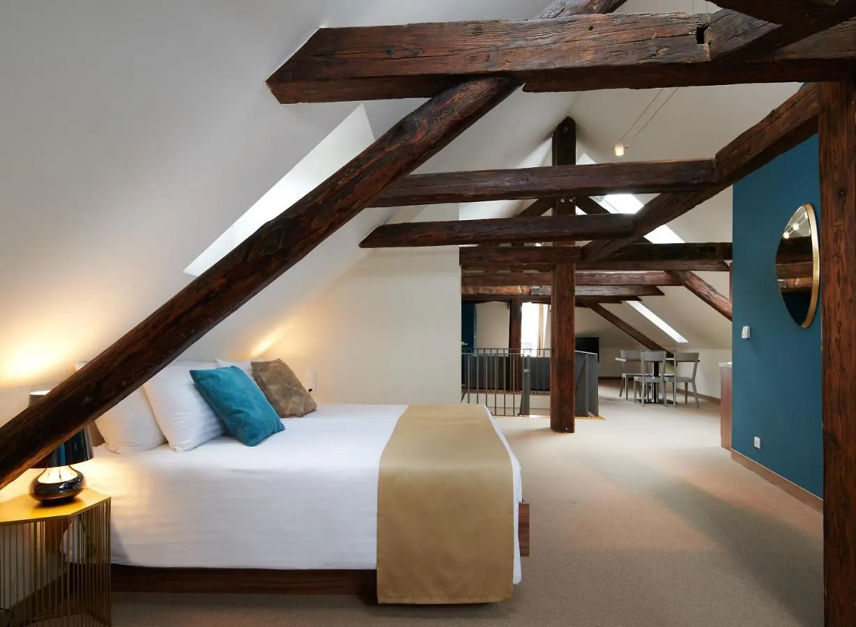 Golden Angel Suites By Adrez Praga 4*,