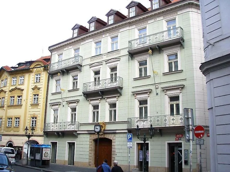 Golden Angel Suites By Adrez Praga 4*,